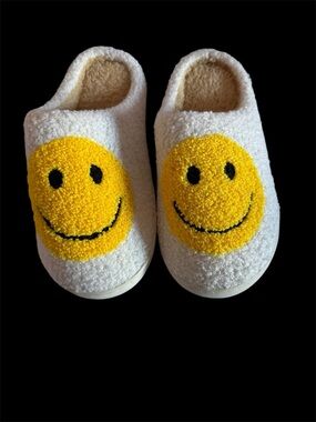 Cozy White Smiley Face Slip-On Slippers